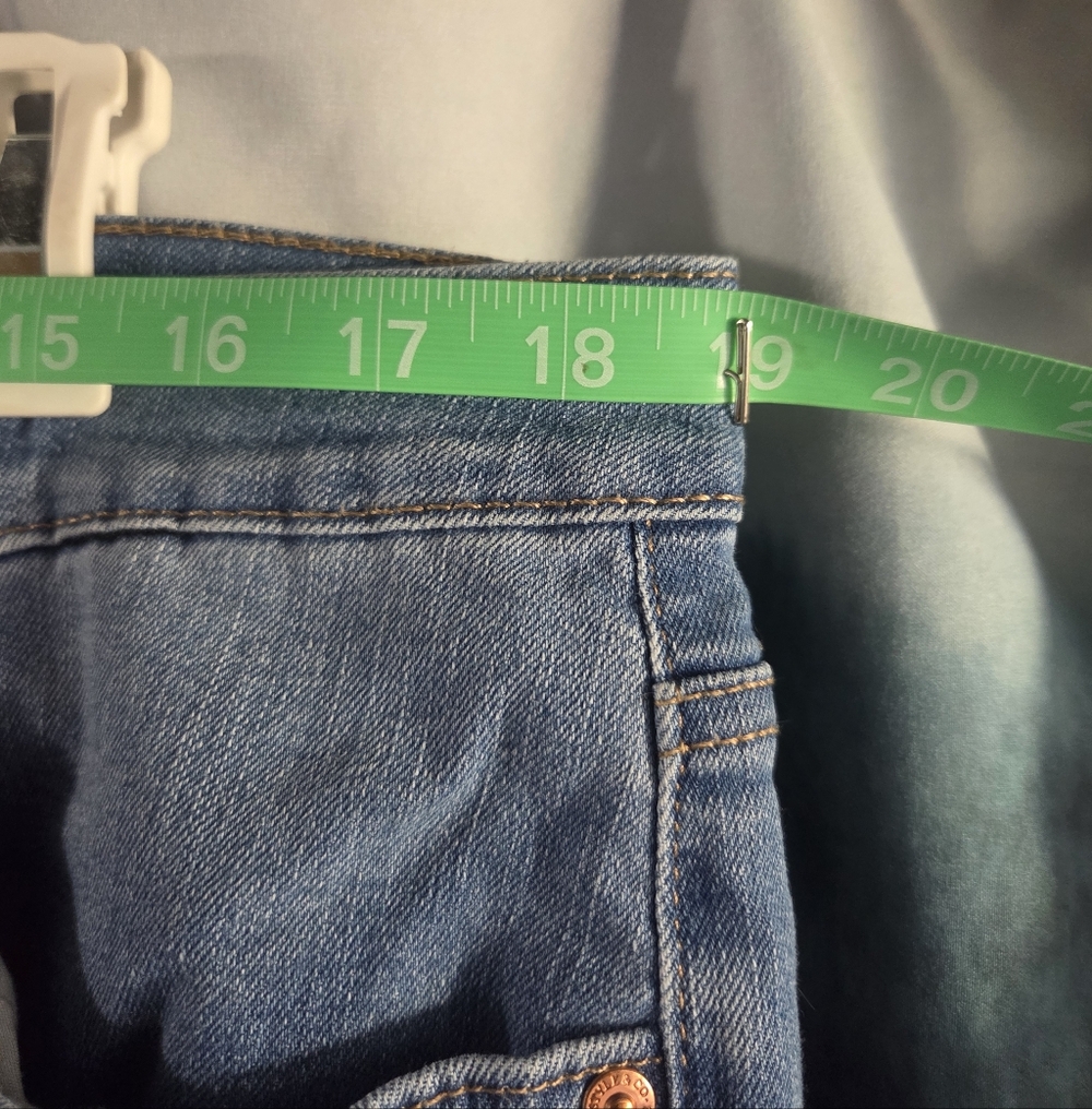 Style & Co. Women's Girlfriend Jeans - Light Wash - Picture 6 of 11